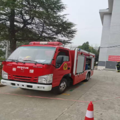 以演筑防守平安 教字垭消防救援站联合教字垭小学开展消防演练