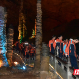 地质奇观与非遗共绘成长画卷，黄龙洞景区迎来冬季研学游热潮