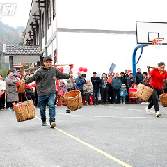 桑植东风坪村举办“乐丰年、展风采”村民农耕农趣运动会,共绘乡村振兴新画卷