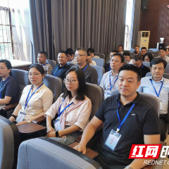 直击庭审现场 敲响廉政警钟 ——慈利县岩泊渡镇组织干部职工法院旁听深化警示教育