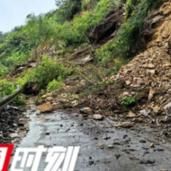 慈利县公路建设养护中心：汛期抢险日夜奋战 力保畅通护中考