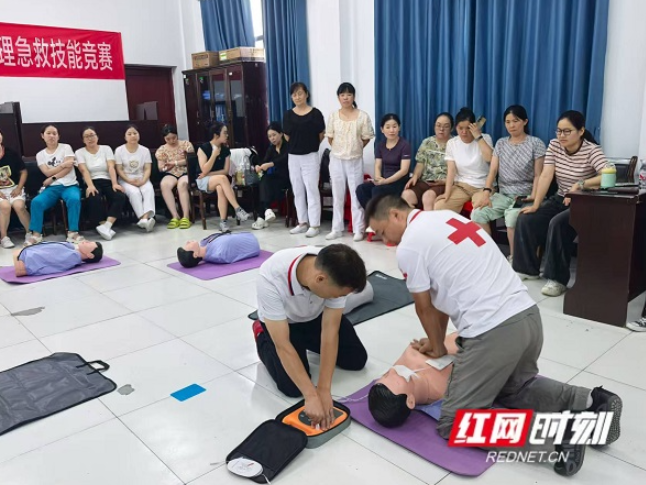 人人学急救,急救为人人——慈利县红十字会举办应急救护知识培训