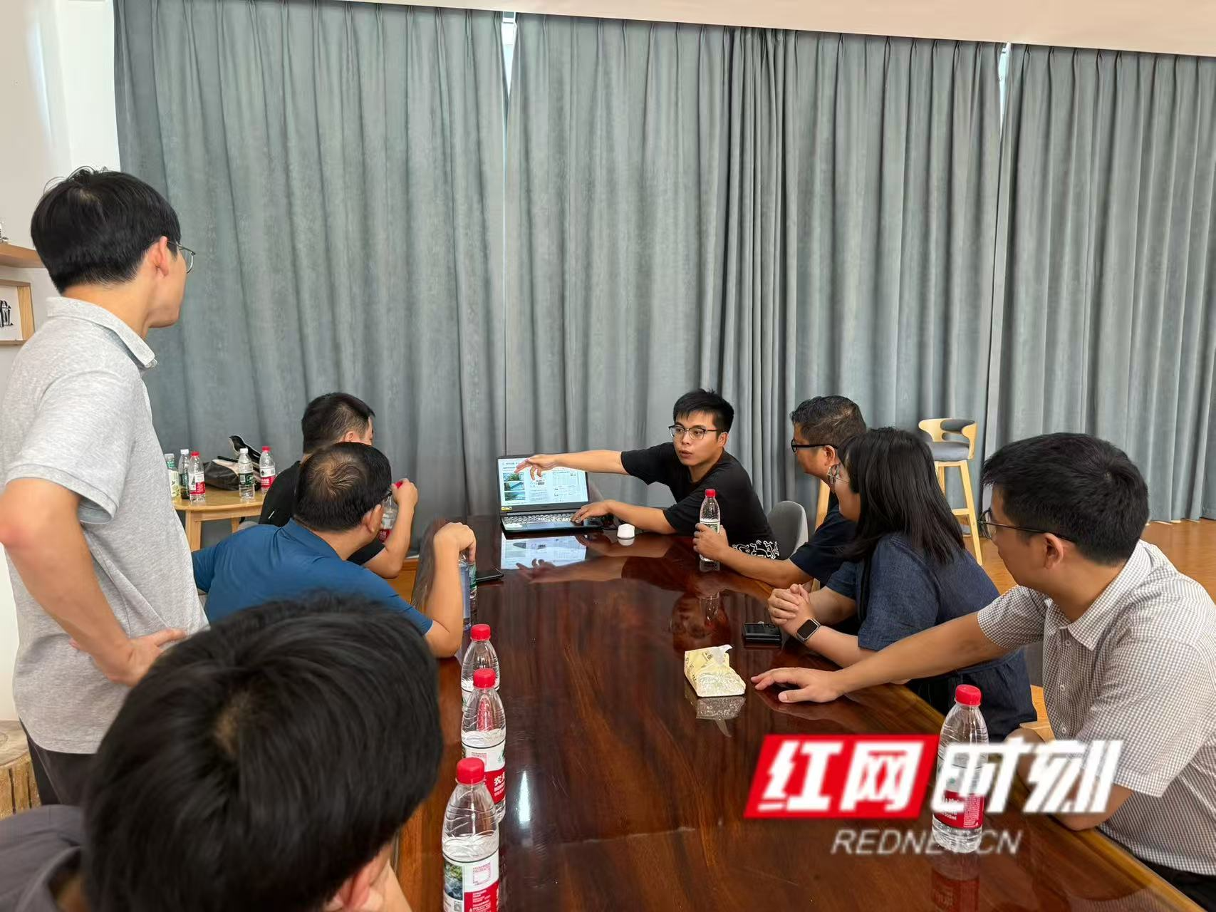 慈利县阳和土家族乡：“枫”采法治，“清”材注能，文创会商进行时