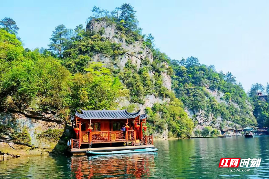 《湖南夏季亲水地图》发布 张家界宝峰湖入选消暑玩水目的地