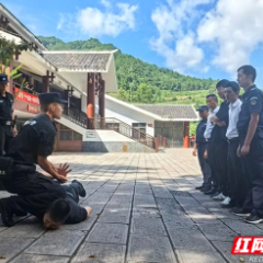 武陵源公安：“景警相连”反恐防暴演练，让游客“安心游”