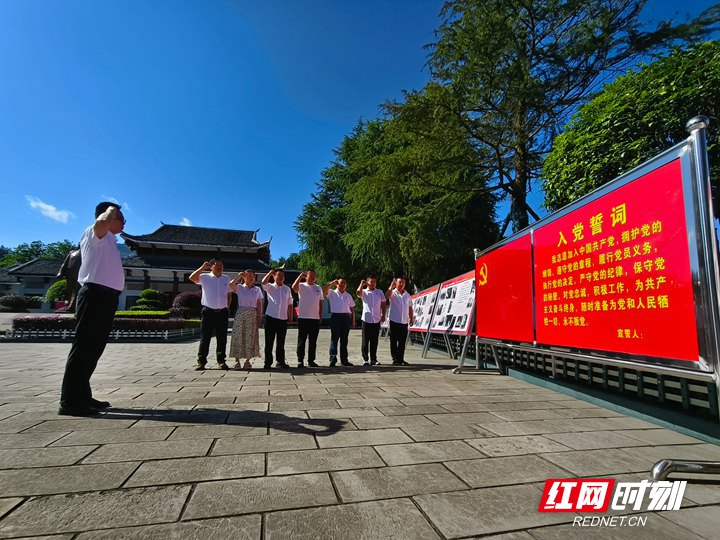 桑植县：党建联动 推动区域气象工作交流
