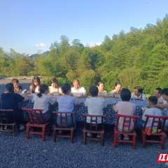 张家界：“‘话乡愁·听乡音·抒乡情’助力文旅融合沙龙”进乡村