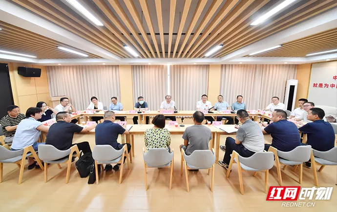 刘革安到桑植县下沉接访时强调：依法依规化解难题 积极践行为民初心