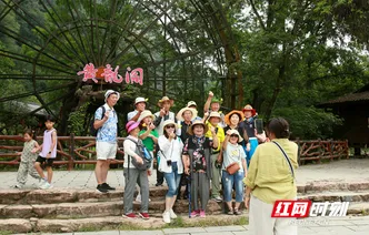 张家界黄龙洞：农旅融合生态美 田园风光引客来（组图）
