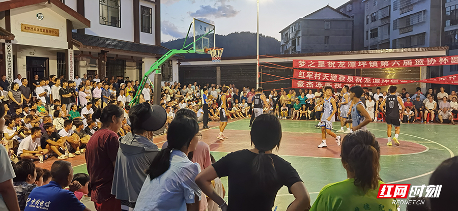桑植县龙潭坪镇篮球赛事如火热