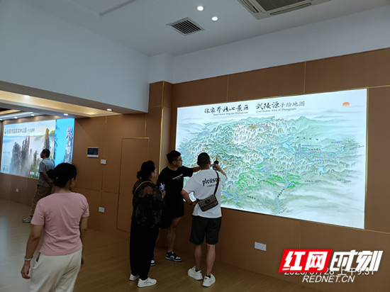 张家界国家森林公园门票站新游客中心启用 贴心服务让仙境之旅更从容