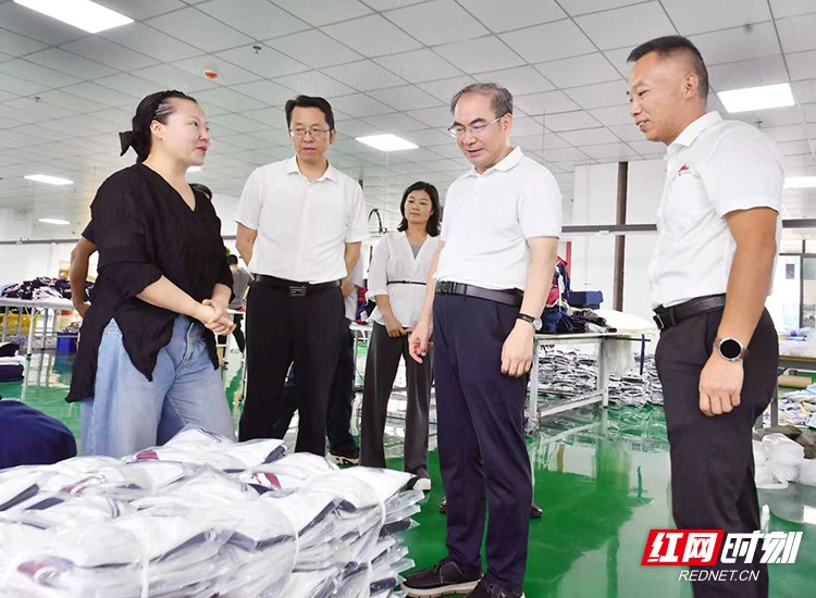 刘革安深入张家界高新区调研