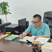 党建引领育英才 匠心治校谱华章——记张家界市一中党委书记李安平的教育坚守与创新之路