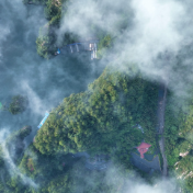 云漫宝峰湖
