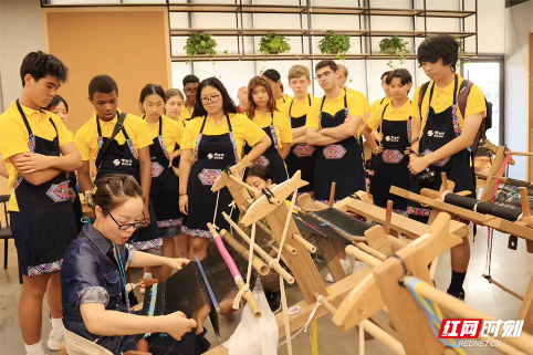 乖幺妹土家织锦武陵源生产基地获市双项认定 非遗科普教育迈新阶