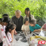 湖南好人丨张家界退休教师高桃初:退而不休 一杆画笔点亮山村美育路