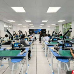 从“考试专用”到“科普育人” ——张家界市武陵源区标准化考场转型科技教育新阵地