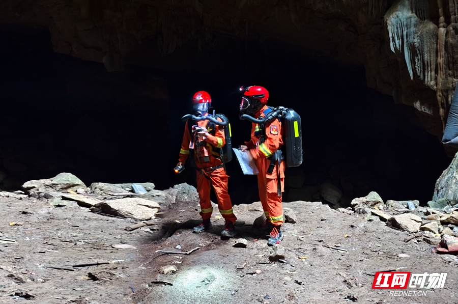 石礼嘉2 摄影_副本.jpg 石礼嘉2 摄影_副本.jpg