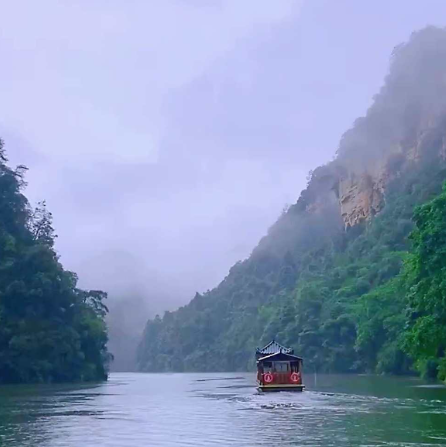 金秋细雨如织纱 张家界宝峰湖山水成画引客来