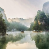 张家界宝峰湖:悬浮于时光之上的山水剧场