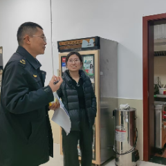 严监管护食安 永定区崇文市场监管所以年关守护行动守护外卖安全