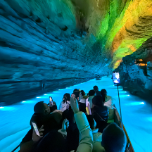 春节游张家界|黄龙洞景区有序应对客流高峰 近万中外游客共享“潮玩中国年”