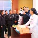 医警联动“救”在身边 武陵源交警学急救为安全再加码