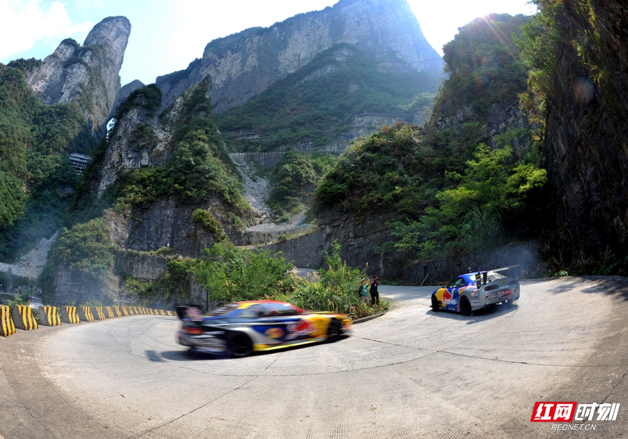 2013天路漂移赛比赛现场图 董兵摄 _副本.jpg 2013天路漂移赛比赛现场图 董兵摄 _副本.jpg