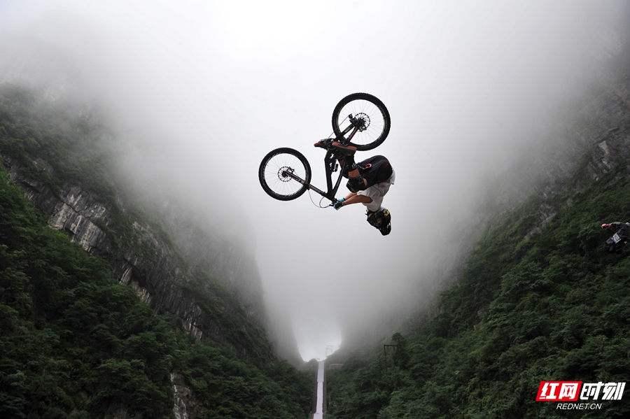 云纵天梯 板块(图片:天梯速降)_副本.jpg 云纵天梯 板块(图片:天梯速降)_副本.jpg