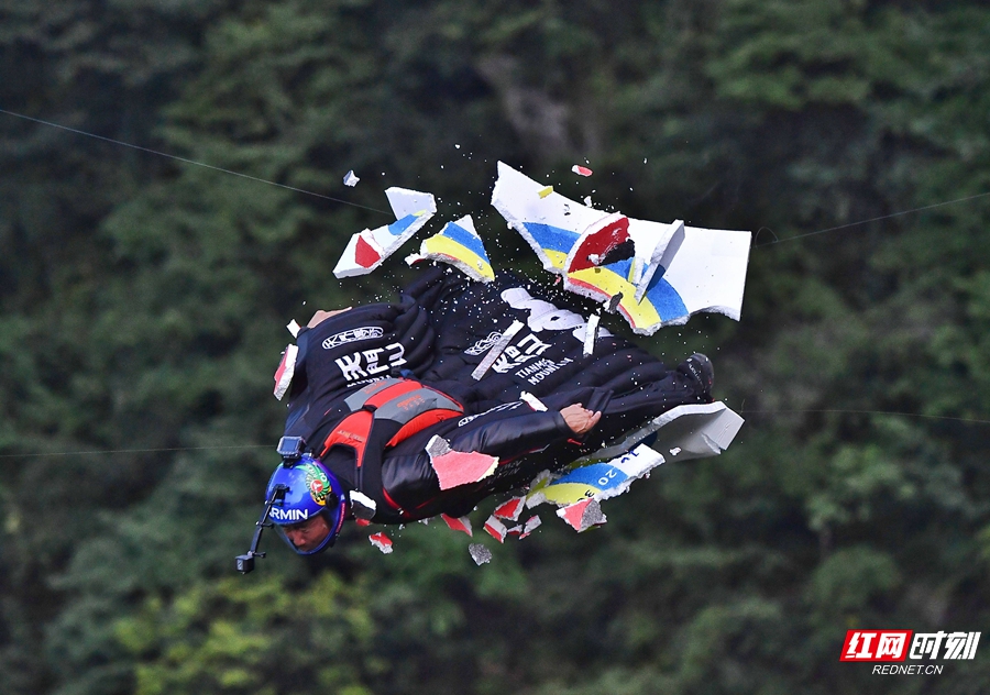 2017张树鹏首次挑战穿靶并荣获亚军 (1)_副本.jpg 2017张树鹏首次挑战穿靶并荣获亚军 (1)_副本.jpg