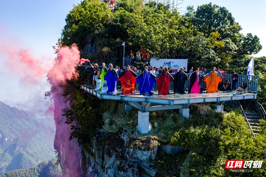 2019 第八届翼装飞行世锦赛 覃少波 (30)_副本.jpg 2019 第八届翼装飞行世锦赛 覃少波 (30)_副本.jpg
