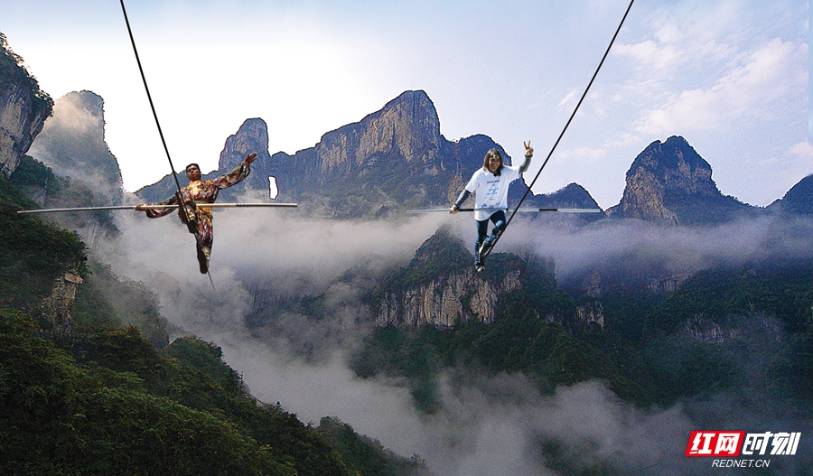 2010中瑞高空王子挑战天门山索道 资料图_副本.jpg 2010中瑞高空王子挑战天门山索道 资料图_副本.jpg