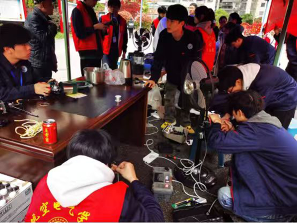 “小修小补”暖人心  社校联动“双向奔赴”