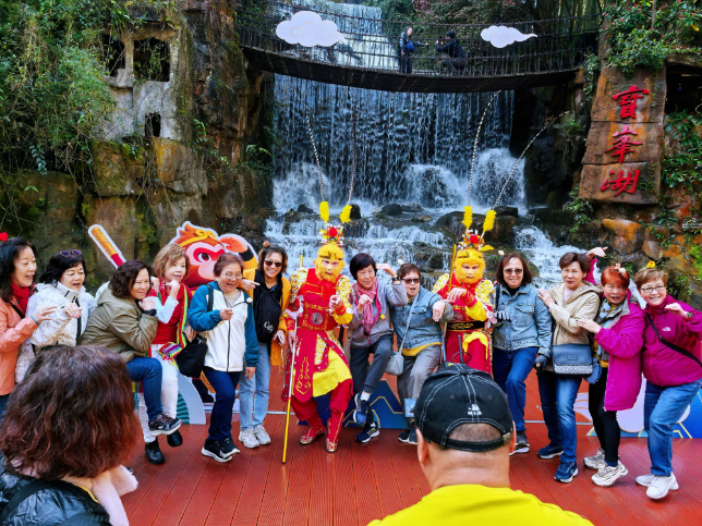 张家界宝峰湖启动“山水寻踪・真假美猴王”主题活动，致敬《西游记》开播40周年