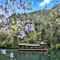 人间四月天，踏青宝峰湖