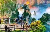 云蒸霞蔚映峰林，袁家界初夏云海美出圈