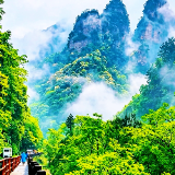 晴雨相间焕生机, 张家界十里画廊尽显山水灵秀