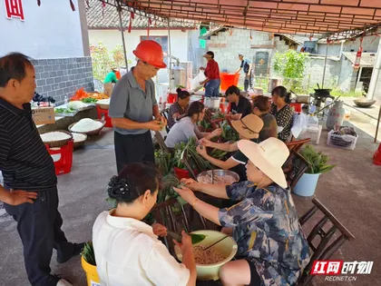 慈利县三官寺土家族乡：迷彩粽香润初心 老兵志愿暖端午