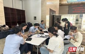 金融服务进校园 便民办卡暖学子——邮储银行张家界市营业部开展社保卡集中办理活动