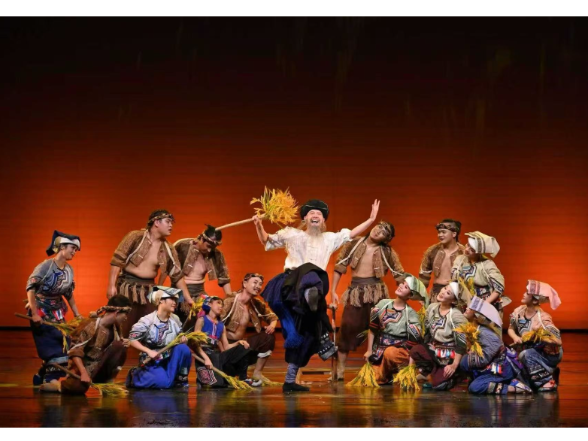 湘西苗族鼓舞《同心鼓》登央视《开门迎春晚》 非遗魅力惊艳全国