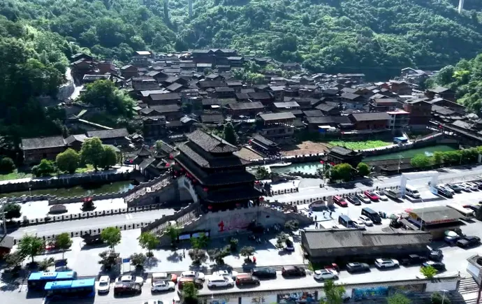 新春走基层丨古丈县墨戎苗寨：一场乔迁宴见证文旅融合