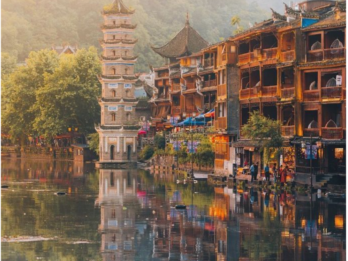 清明假期湘西州文旅市场平稳有序  两大景区跻身全省客流前十