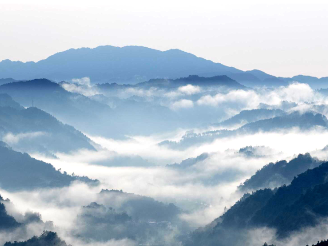 组图丨凤凰古城：晨雾弥漫 邂逅诗意水墨仙境