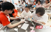 药学课堂进社区 少年手作识本草 ——吉首大学药学院探索实践育人新路径