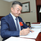 代表＆“劳模”②︱黄河：脱贫攻坚路上优秀“加油员”