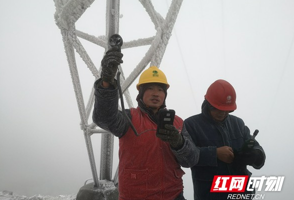 战寒潮丨零下8°C 高山上的“观冰人”