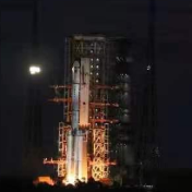 “在飞火箭身高第一”：长征七号改遥三火箭“一箭双星”成功发射