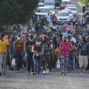 当拉美移民大篷车遇上又虚伪又甩锅的“美式民主”