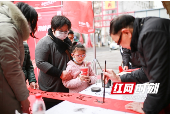 “打卡米粉街，就地过新年”  长沙市八一桥社区举办系列活动