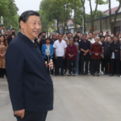 习近平在南阳市淅川县考察南水北调工程